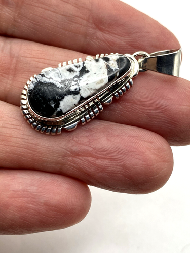 White Buffalo Sterling Pendant Teardrop Navajo Leslie Yazzie Native American - Picture 9 of 10