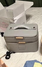 etoile vanity Cosmetic Train case