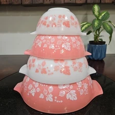 Vintage Pyrex Pink And White Gooseberry Cinderella Bowls Nesting Set 441 - 444