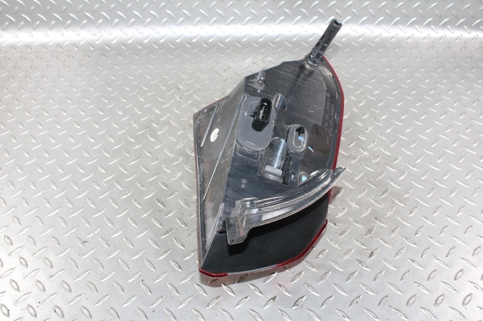 14-19 Ghibli Quarter Panel Passenger Side Right RH Taillight Tail Light Lamp OEM