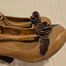 Elegant Tan And Brown Shoes with Floral Accent From Fossil NWOT