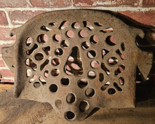 ANTIQUE CAST IRON TRACTOR SEAT IMPLEMENT FARM SEAT - JOHN DEERE?