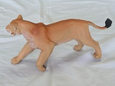 Safari LTD Lioness 17054b Vanishing Wild Coll...