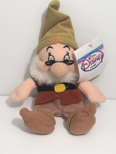   Disney Store Snow White And The Seven 7 Dwarfs DOC Bean Bag Plush 7  NWT  
