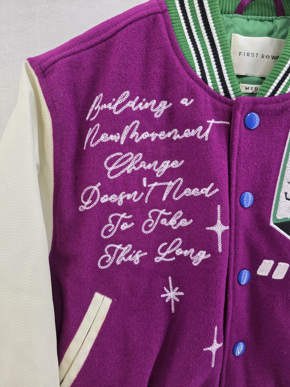 Giacca prima fila cropped viola Varsity lana poliestere a scatto. Donna Taglia Media