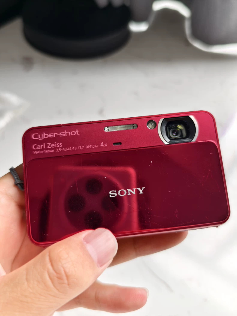 SONY Cyber-shot DSC-T110 レッド コンデジ Amazon | SONY デジタルカメラ Cyber-Shot(サイバーショット) T110