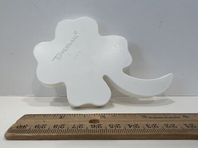 Vtg Tupperware 1316 Shamrock Clover Cookie Cutter 4'' White Plastic St Patricks