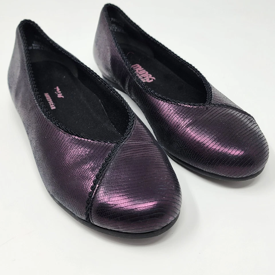 Munro Aurora Women 6 Wide Metallic Purple Snakeskin Texture Comfy Ballet Flats - Image 2 of 4