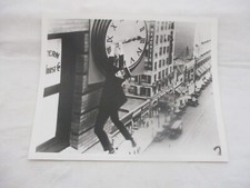PHOTO CINEMA HAROLD LLOYD MONTE LA DESSUS TIRAGE ARGENTIQUE HD 25x20 CM