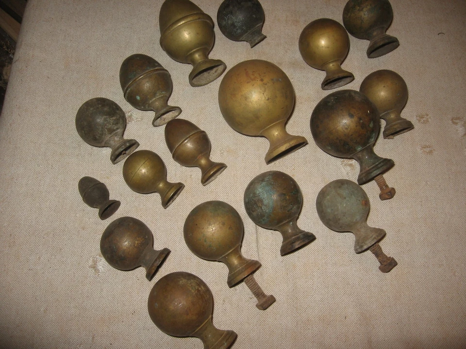 17 boules laiton,meubles, chenets,etc. - Photo 2/2