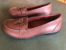 Ladies Leathe Loafers Soft Comfortable 1? Rubber.Sole Size 9 $44