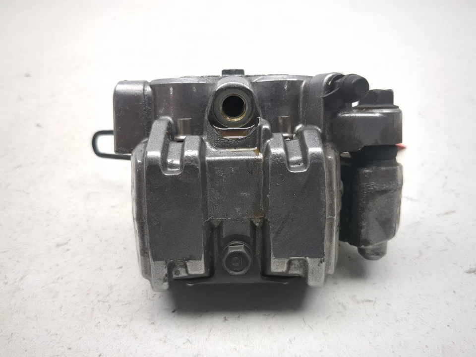 84-87 Honda VF700 Magna Front Brake Caliper - Image 3 of 4