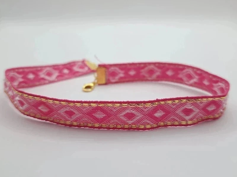 Collana choker nastro tessuto rosa ricamo rombi argento boho donna ragazza - Immagine 4 di 4