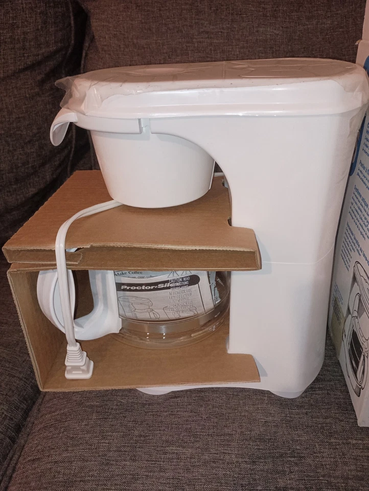 PROCTOR SILEX Simply Coffee Maker 12-Cup White Model 46801 With Auto Pause - Image 3 of 4