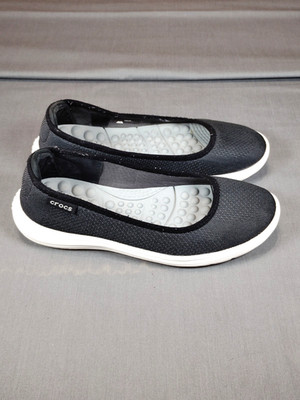 EUC Crocs Women 7 Reviva Ballet Flats Black Slip On Resort Walking Shoes 205880