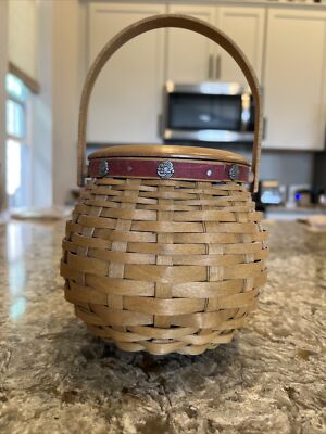 Longaberger Basket Tournament of Roses w/Liner & Protector 2004