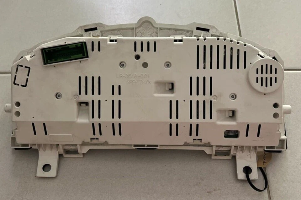 #0497 - LAND ROVER DISCOVERY 3 TDV6 INSTRUMENT CLUSTER - YAC500045 - image 3 of 3