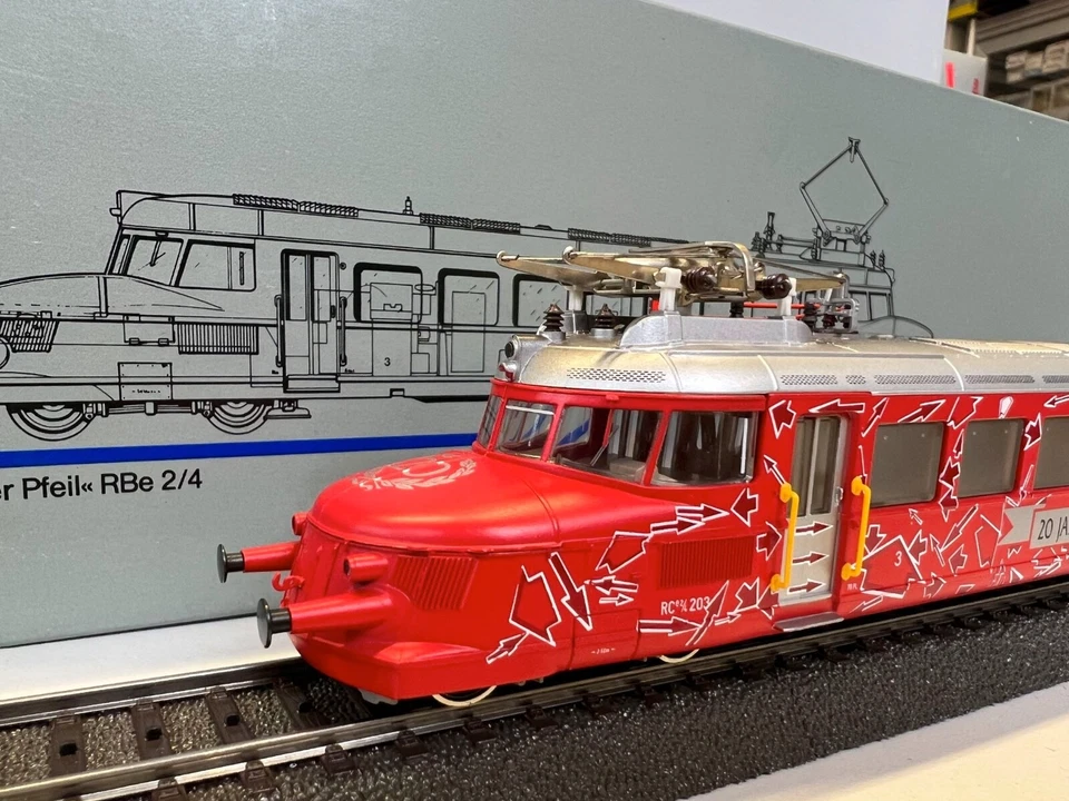 MARKLIN HO 83605 RARISSIMA LOCOMOTIVA ELETTRICA SBB "ROTER PFEIL" COME NUOVA  - Immagine 3 di 4