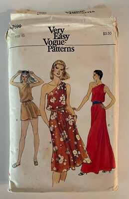 Vintage '70s Very Easy Vogue Patterns #7699 Tunic Mid-Knee or Long Dress Size 6