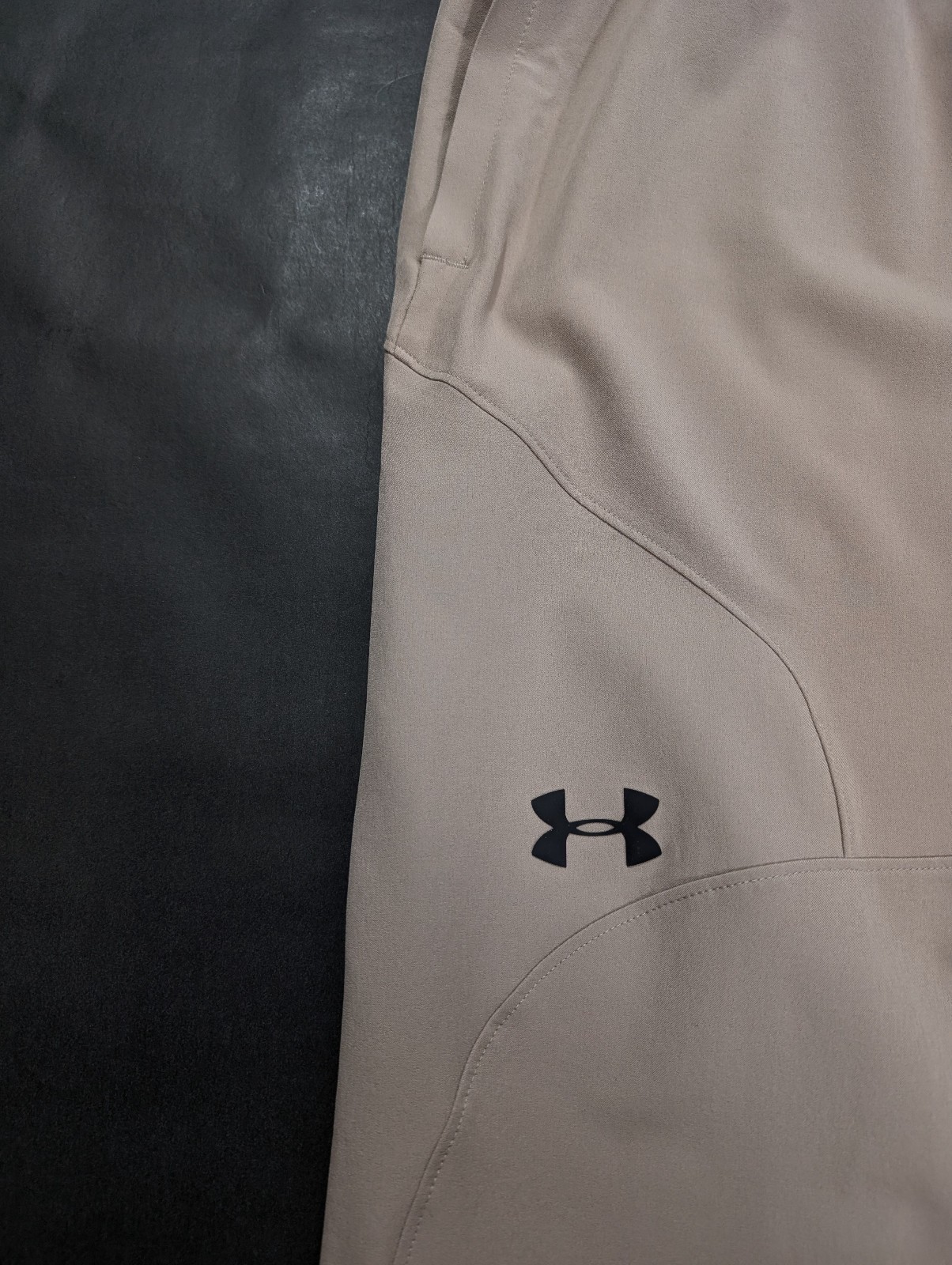 $100 Under Armour Unstoppable Joggers Pants Men’s Size 2XL 40x30 Sahara thumbnail 5