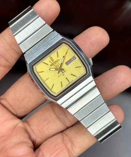 Square Vintage Seiko 5 Cal 7009-2060 Automatic 17Jewels Wrist Watch For Men's