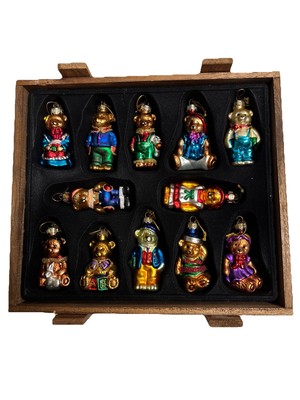 Thomas Pacconi Classics 12 Bears Christmas ORNAMENTS 2002 Collection Wood Crate