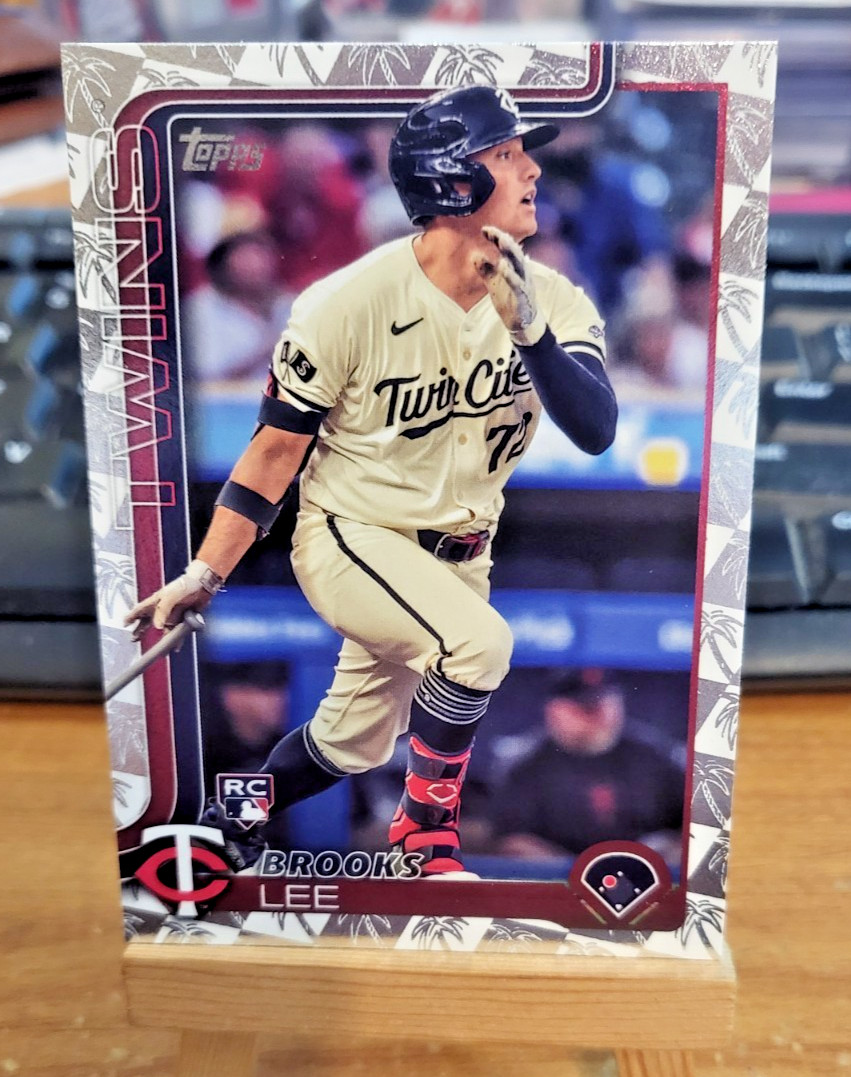 2025 Topps Spring Training Brooks Lee #317 Minnesota Twins Rookie Parallel