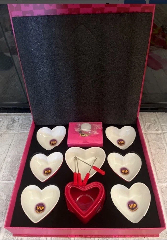 VALENTINE Heart Shaped Fondue Set w/Bowls & Forks Chocolate Cheese Dessert Party
Opens in a new wind