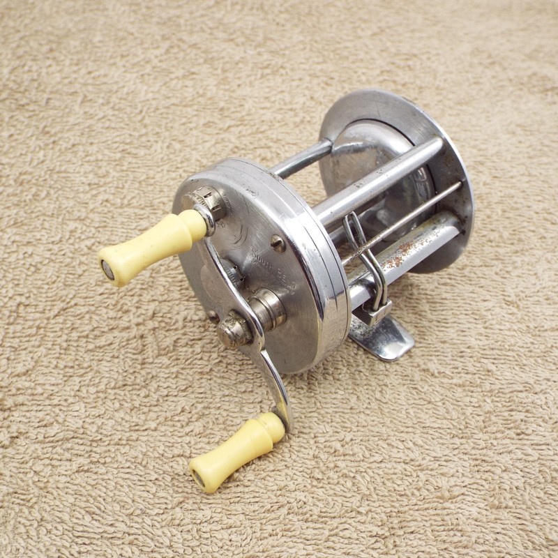 SOUTH BEND NO.300 MODEL E Vintage fishing reel