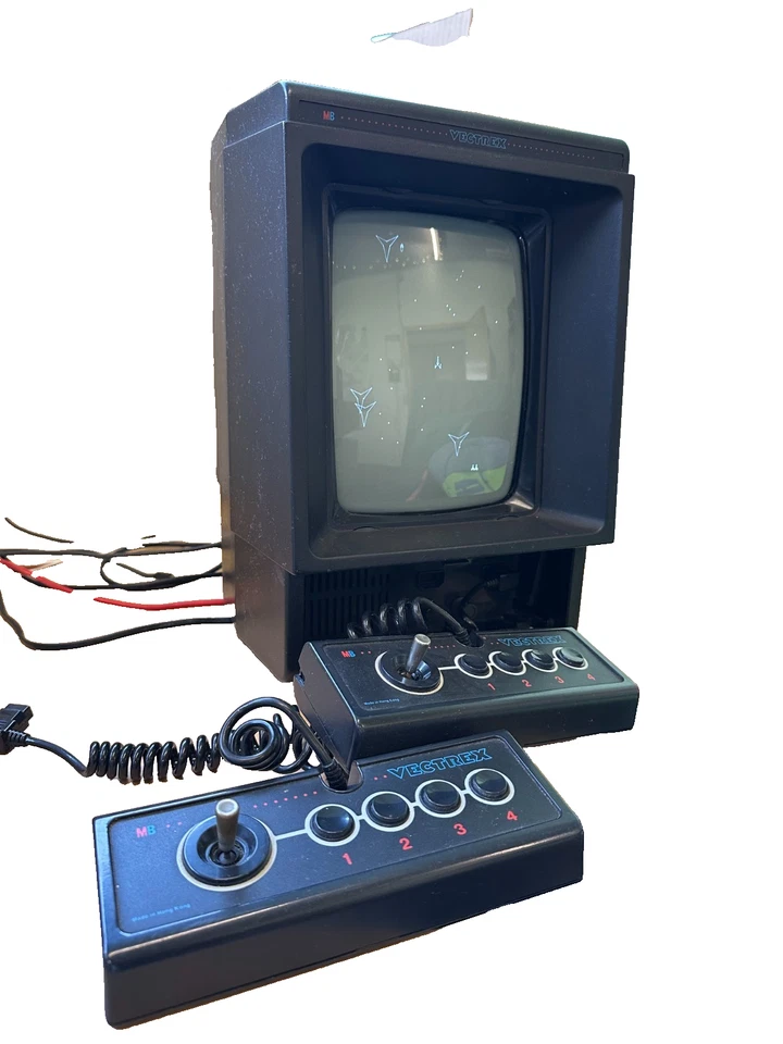 MB Vectrex GI 3000 Spielekonsole mit zwei Spielen und zwei Controllern - Bild 2 von 4