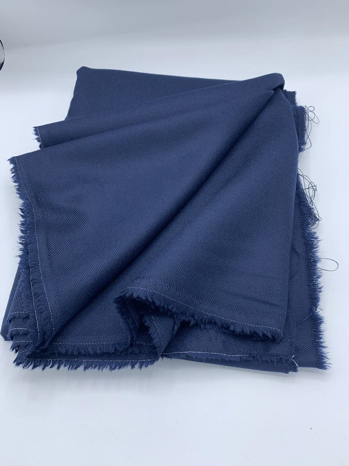 100% Fine Worsted Wool Fabric. Navy Blue.2m length by 1.5m wide.Woven in the UK. - Image 4 of 4