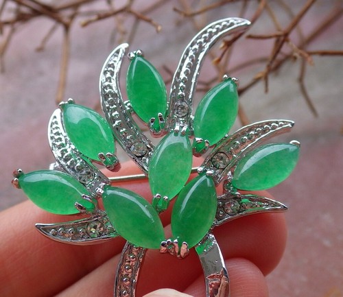 White Gold Plate Green JADE Flower Heart Brooch pin Diamond Imitation 300269 - Picture 3 of 7