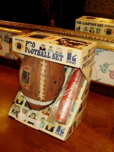1960's KING NFL PRO FOOTBALL SET - KING 9360 NFL COWHIDE FOOTBALL * TEE * PUMP NOS! - Bild 2 von 11