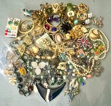 Big Vintage Costume Jewelry Lot Unsigned & Signed Kramer Coro Trifari Lisner +++