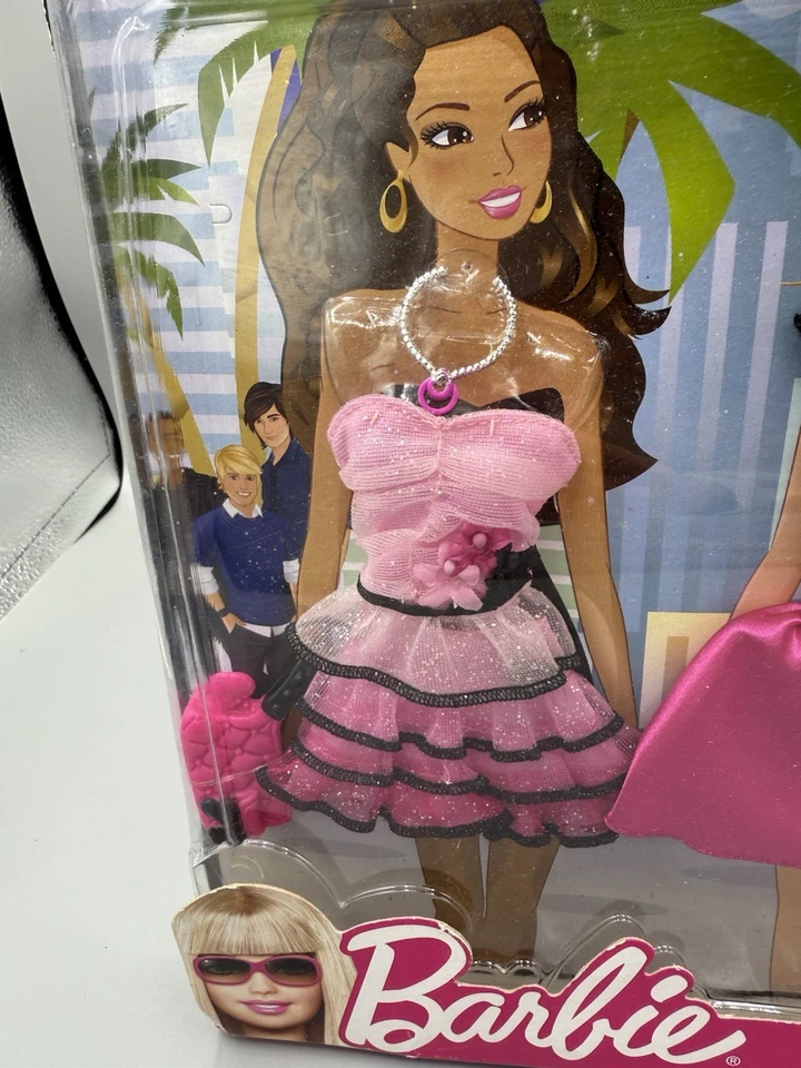 2009 Mattel Barbie Moda Conjunto de Regalo Rosa VIP Club Vestidos de Noche 3 Trajes Zapatos Foto 4 de 4