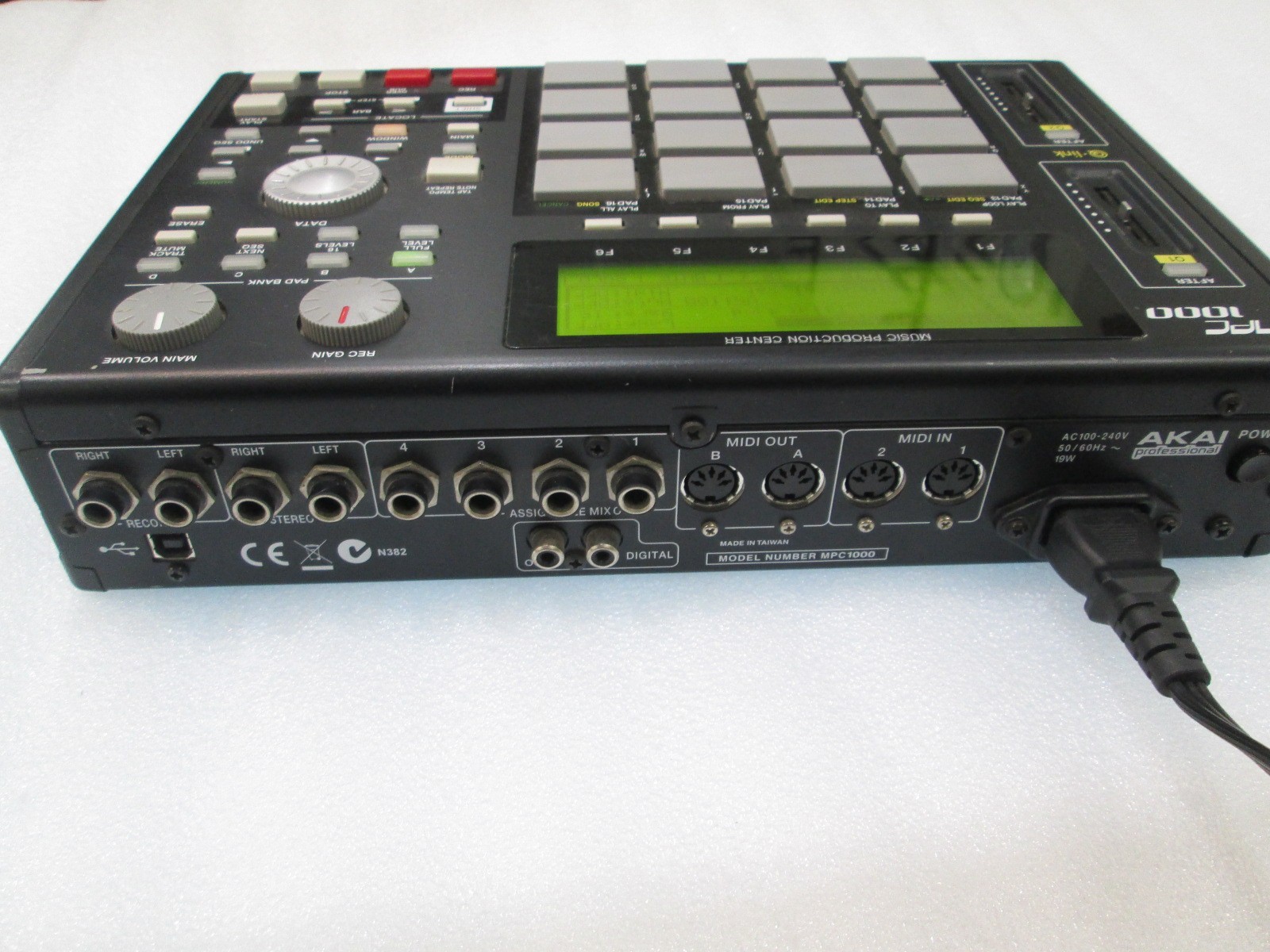 Akai MPC1000 Black Professional Sampler Sequencer with Power Cable & Memory Card