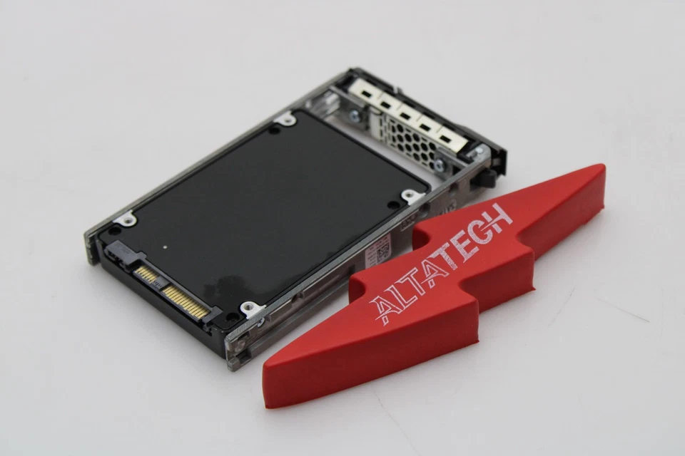 Dell 2VY8H-CML 3.84TB SSD SAS 2.5 12G E+ Compellent SC220 Tray Solid State Drive - Image 2 of 4