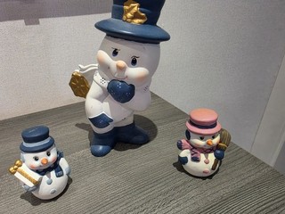 3 schöne Keramikfiguren Schneemänner