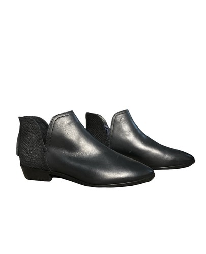 kenneth cole loop there it is