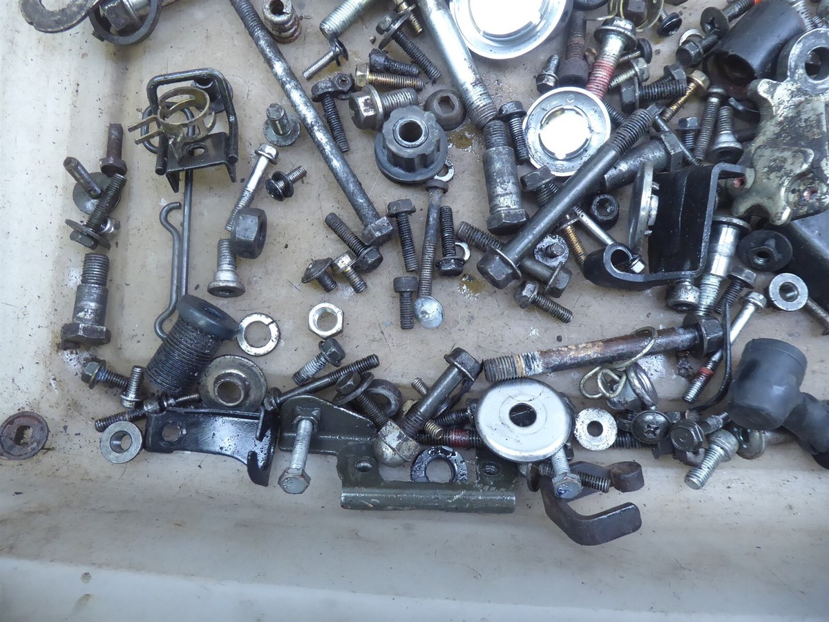 2000 Kawasaki ZX600 Ninja K464) misc bike bolts parts mounts