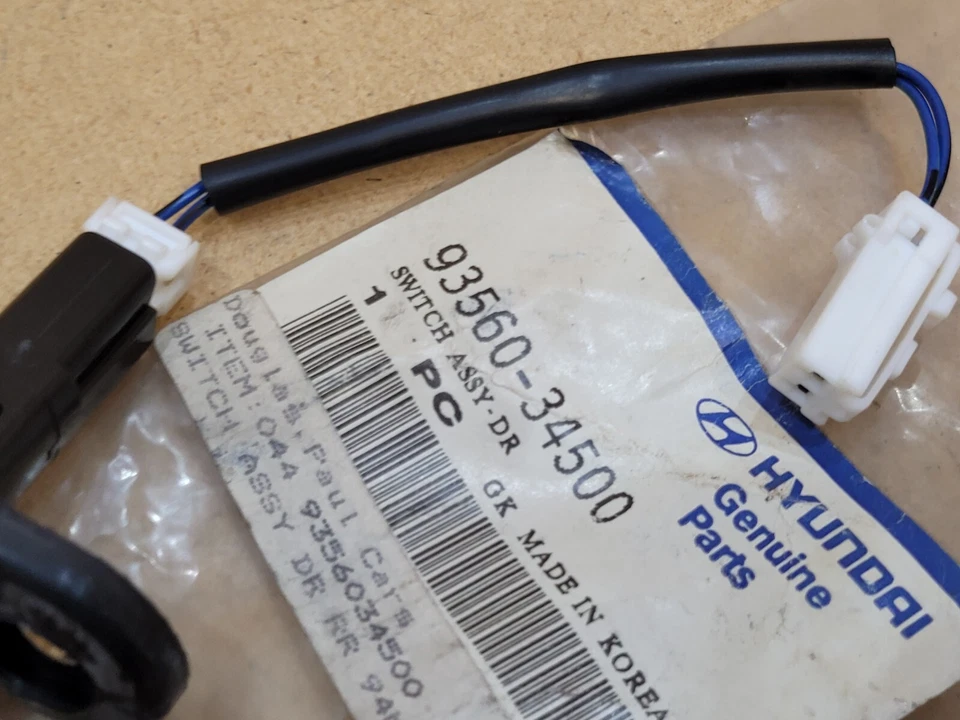 Genuine Hyundai Sonata 1993-1998 Rear Door Jam Switch 93560-34500 9356034500 - image 2 of 4