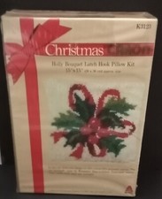 VTG 1980 Caron Christmas Holly Bouquet Latch Hook Pillow Kit 15  X 15  