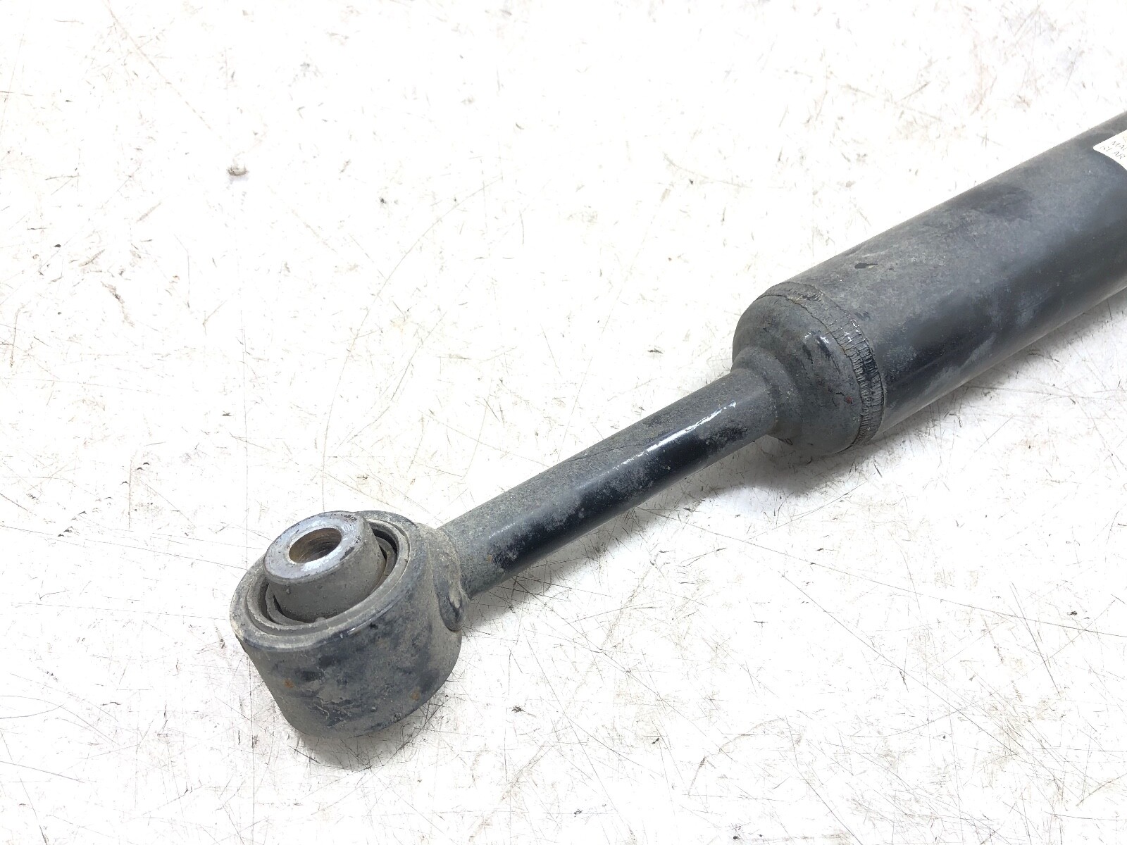 2014-2020 MASERATI GHIBLI RWD RIGHT PASSENGER REAR SHOCK ABSORBER STRUT OEM.