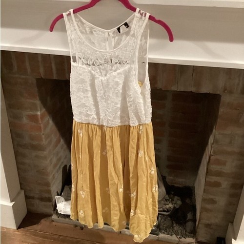 Neu mit Etikett weiß & gelb geripptes Spitzenkleid groß perfekte Pastellfarben - Bild 2 von 5