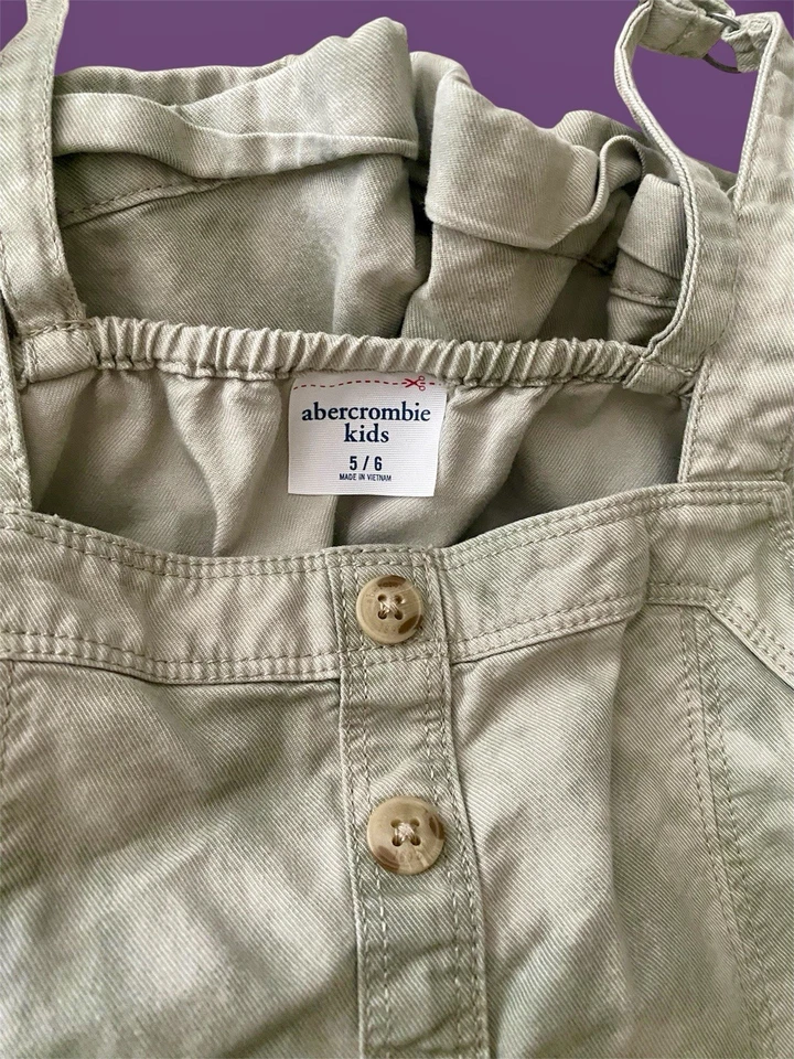 Детский комбинезон Abercrombie для девочек оливковый зеленый размер 5/6 без рукавов с карманами б/у в отличном состоянии - Изображение 4 из 4