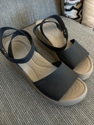 Crocs Brooklyn Ankle Strap Wedge Sandals Black Womens Size 9 Comfort