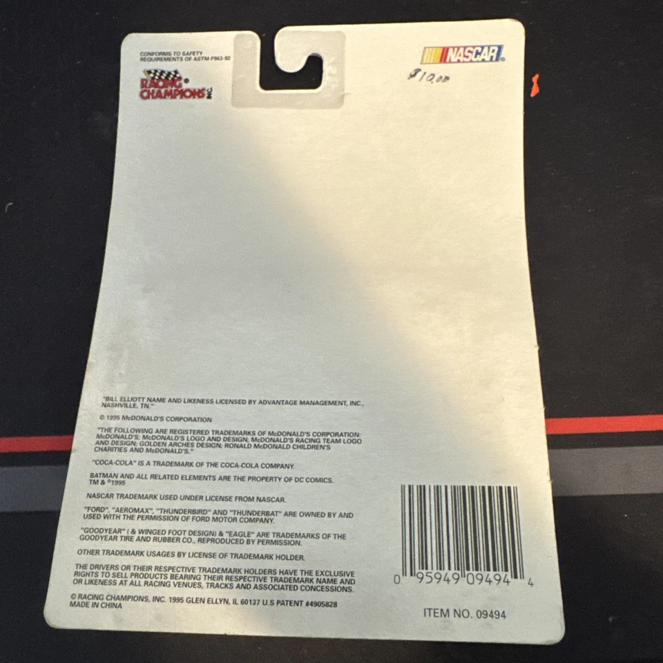 Bill Elliott Hot Wheels Thunderbat Batman Forever #94 1:64 Mcdonalds 1995 Foto 2 de 2