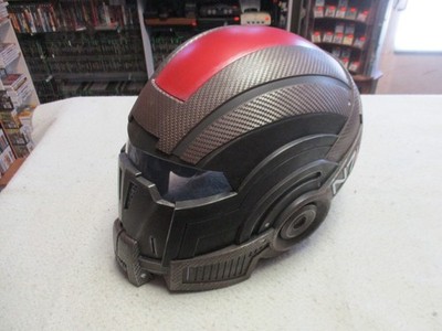 MASS EFFECT LEGENDARY CACHE HELMET ONLY WORKS GREAT IN BOX