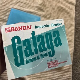 Galaga: Demons of Death con custodia Nintendo blu manuale (Nintendo NES, 1988)