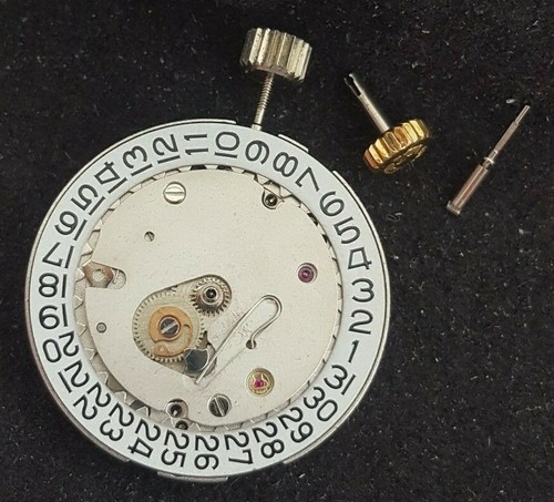 Longines Movement Caliber 431 Hour Wheel Height 1.75mm - Picture 3 of 12